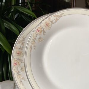 1984 Pair of Royal Doulton Vogue Fascination Dinner Plates - Platinum + Floral